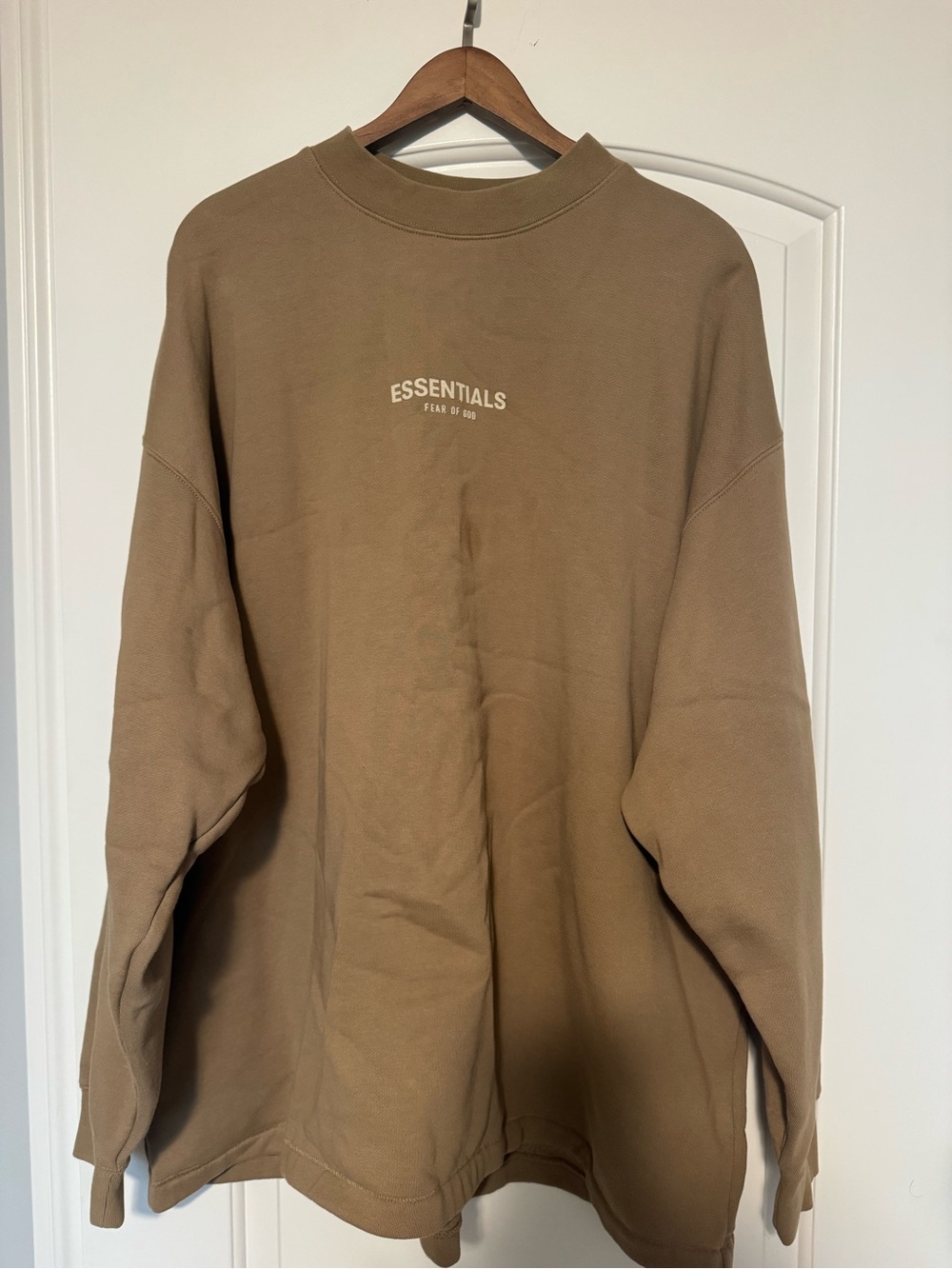 Men’s Essentials crewneck